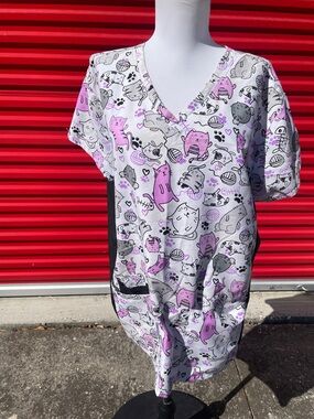 Cute Cat Print Scrub Top in White, Pink, Gray